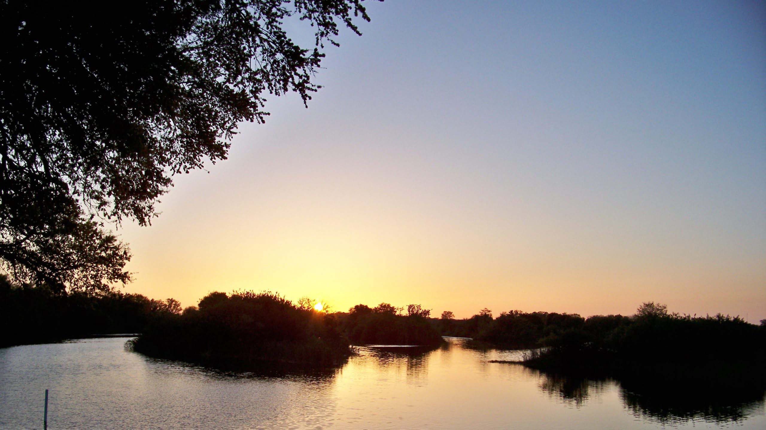 Bass Fishing At Night: How To Succeed - BassGrab